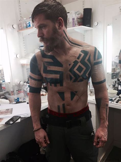 Taboo Behind The Scenes Tom Hardy Tattoos Bild Tattoos Thomas Hardy Shirtless Men