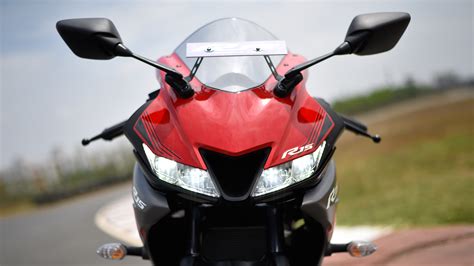 It consists of 155.1 cc engine. Yamaha YZF-R15 V3 2018 - Price, Mileage, Reviews, Specification, Gallery - Overdrive