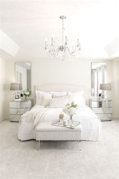 Shop for bedroom chandeliers and the best in modern furniture. 20 Luxury Small Chandeliers for Bedroom | Findzhome