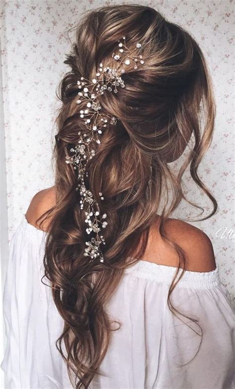 32 Beautiful And Refined Bridal Hair Vine Ideas Weddingomania