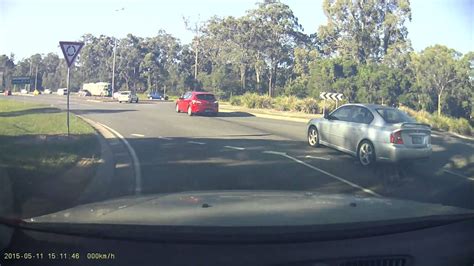 Dash Cam Captures Incredible Near Miss Accident Youtube