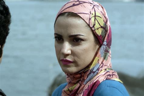 5 717 136 · обсуждают: صور| لماذا شكر الجمهور هنا الزاهد على «صورة المحجبة ...