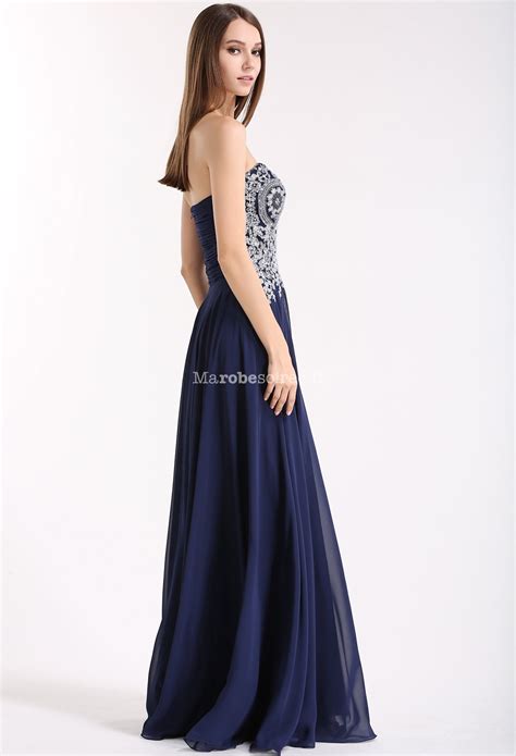 Persun.fr vous donne à l'extérieur une forme charmante, à l'intérieur du tissu de robe de soirée longue. Robe de bal chic et glamour en bleu nuit