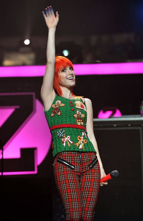 Christmas Sweater Hayley Williams Style Hayley Williams Hayley Paramore