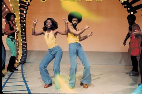 The Right Way To Dance To Daft Punk`s “get Lucky” Soul Train Dancers