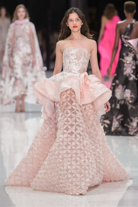 the most gorgeous runway dresses of the decade couture dresses runway dresses prom dress couture