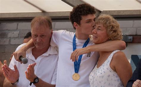 Benjamin pavard statistics and career statistics, live sofascore ratings, heatmap and goal video highlights may be available on sofascore for some of benjamin pavard and bayern münchen matches. PHOTOS - Benjamin Pavard de retour à Jeumont - Gala