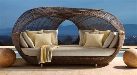 Few Types Of Outdoor Daybed That Will Totally Make Your Summer
