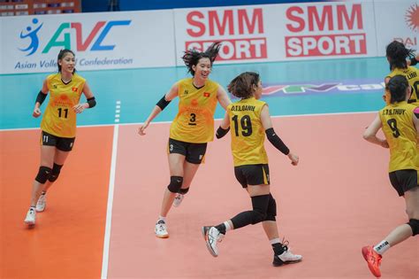 vietnamese team claims first ever asian women s club volleyball championship tuoi tre news