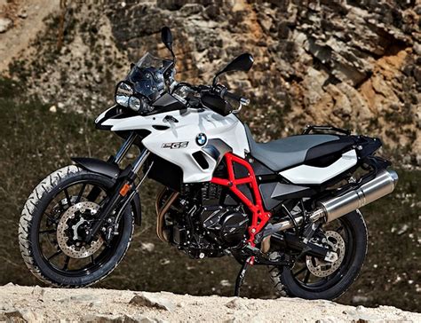 Although bmw doesn't specifically say it, the f 700 gs will apparently replace the f 650 gs (report). BMW F 700 GS 2017 - Fiche moto - MOTOPLANETE