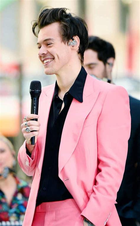 Official harry styles facebook page. 19. Mane Man from 25 Things to Know About Harry Styles | E ...