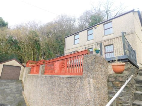 To go to an estate agent's website please click on the estate agent's name. 4 bed house for sale in Davies Road, Pontardawe, Swansea ...