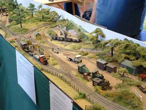 Supplying practical model railway advice, information, hits and tips to railway modellers building their first model railway layout How to make beautiful scenery for model train layout! - Model Train Books