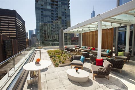 The 15 Best Rooftop Bars and Restaurants in Chicago - PureWow