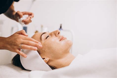 7 Reasons Why You Should Opt For Medical Grade Facials Yeg Thrive