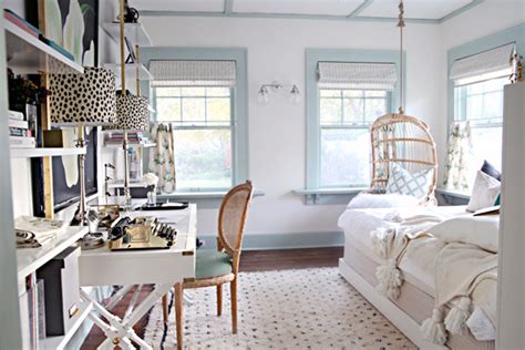 A bedroom morphs into a gorgeous personal home office and still doubles as a cozy guest room when family or friends are in town. IHeart Organizing: A Storied Style: Home Office / Guest ...