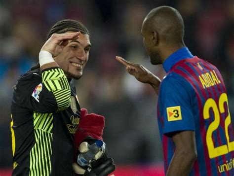 Der portugiese verlässt seine heimat und seinen langjährigen klub und macht in der serie. Abidal y el Barça
