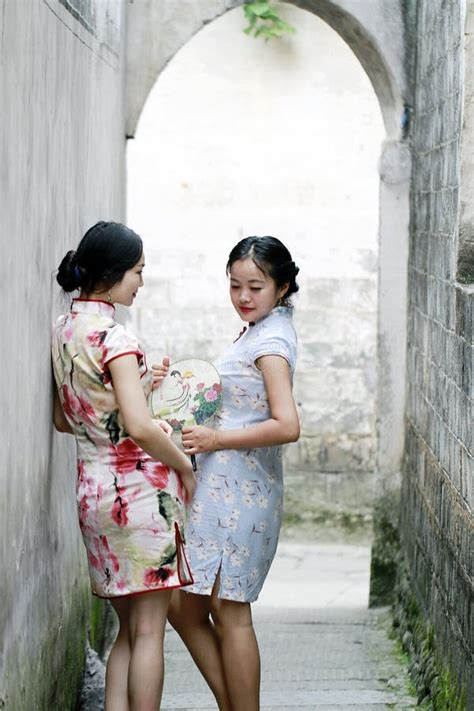 Chinese Girlfriends Beauty In Cheongsam Enjoy Free Time Stock Image Image Of Dress Exoticism