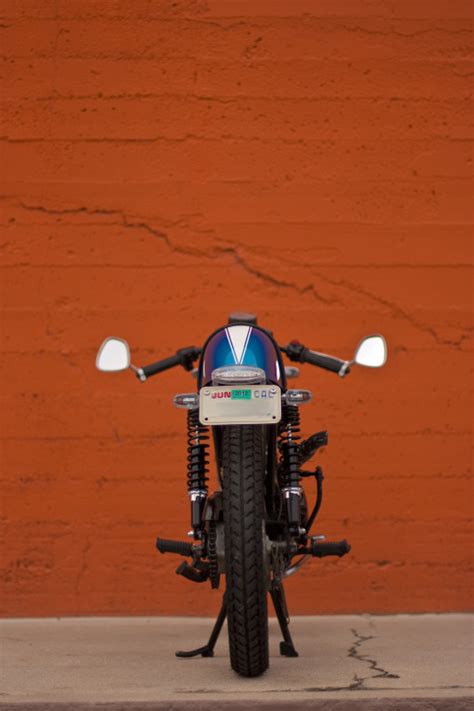 Very dirty, some rust, a few broken components and as jesse puts it the honda cb125 is a simple bike but looking over the list of mods he made it certainly doesn't seem all that simple. Honda CB125S "Big Blue" Cafe Racer | Return of the Cafe Racers