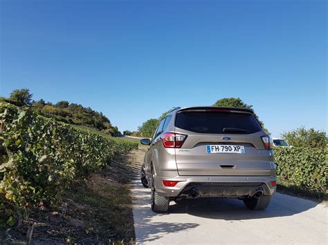 Blue white platinum oxford white stone gray and agate. Essai du Ford Kuga Flexifuel : que vaut l'E85 sur la route