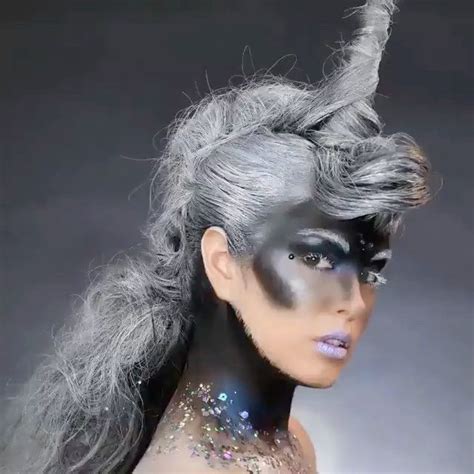 Halloween is right around the corner, and for many of us, we still are completely undecided on what we will be! 20 Easy Halloween Hairstyles That Do All the Work for You ...