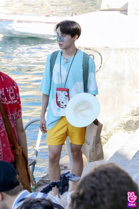 #bts bon voyage 3 teaser (방탄소년단)#bts #v li̇ve#malta#teaser#ji̇mi̇n#ji̇n#rm#v#jungkook#jhope#suga#army. @613_upload | Hoseok, Chicos bts, Fotos