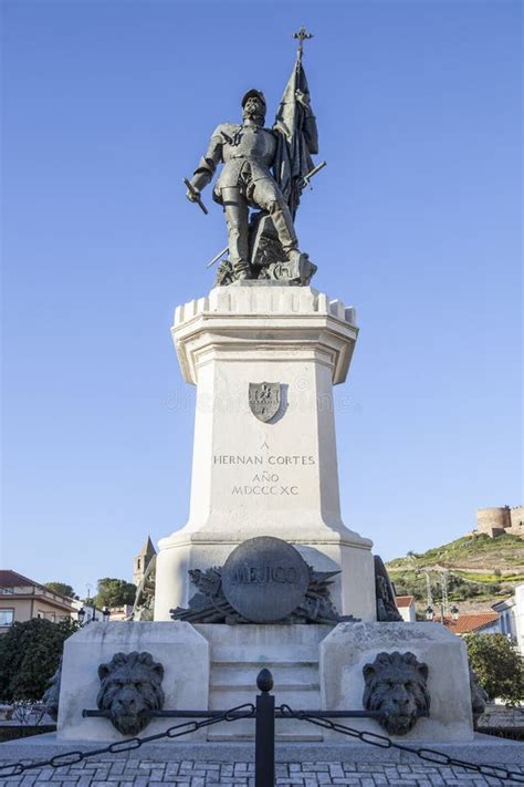 Statue De Hernan Cortes Medellin Espagne Image Stock Image Du