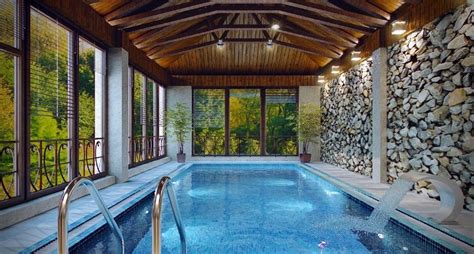 8 Home Design Ideas With Relaxing Natural Spaces And Indoor Pools