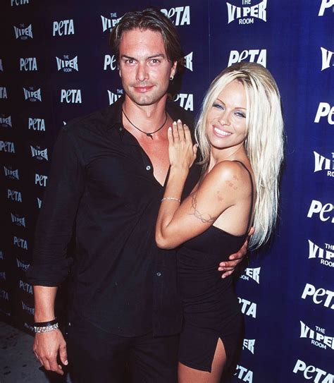 Pamela Andersons Dating History From Tommy Lee To Jon Peters