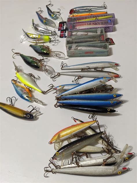 Crank Bait Lot Of 31 Baits 65 Shipped Classified Ads Classified