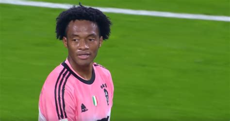 Leo messi (barcellona) e patrice evra . Juventus-Barcellona, probabili formazioni: Dybala con ...