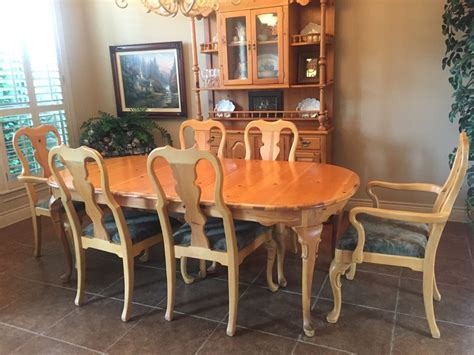 selling   dining room set link taylor pine