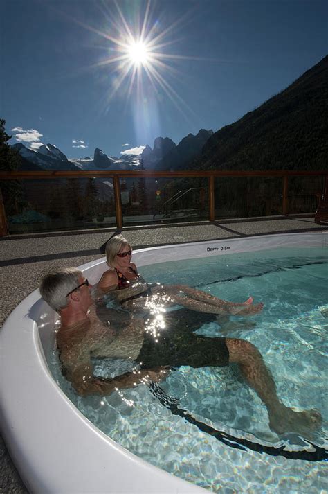 Couple Enjoys A Scenic Hot Tub Photograph By Topher Donahue