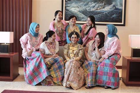 Ciri Khas Baju Adat Makassar Yang Melegenda Budayanesia