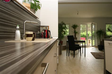 Dne 14.11.2019 byli žáci druhého ročníku nástavbového studia dřevařská a nábytkářská výroba a stavební provoz na exkurzi ve firmě ebh haus s.r.o., která se specializuje na výrobu dřevostaveb. Galerie Einblicke | EBH Haus GmbH