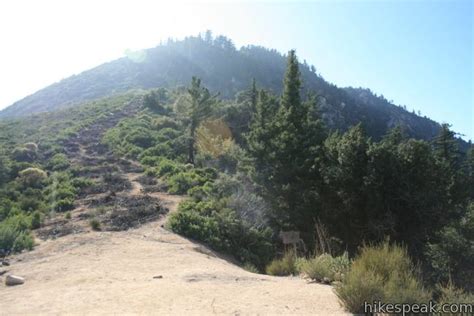 The lake is very homey and seems to have that campy feel too it. Smith Mountain Trail | Los Angeles | Hikespeak.com