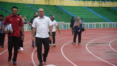 Agong Berkenan Sempurnakan Sambutan Jubli Emas Stadium Darul Makmur