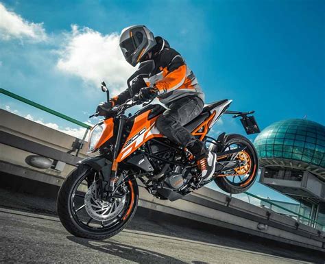 2020 ktm 200 duke priced at rs. 2017 KTM Duke 200 Launched in India - Price, Engine, Specs ...