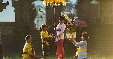 Visitbali The Uniqueness Of Balinese Traditional Clothing