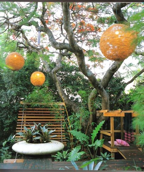 City dwellers often crave outdoor space. Garden Design Tips to Deal with Small Space - TheyDesign.net - TheyDesign.net