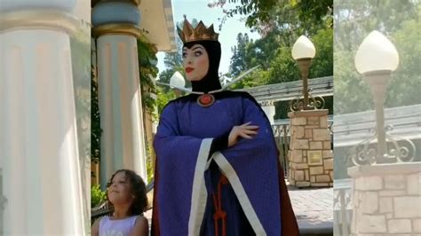 Disneyland Actress Makes All The Heads Turn With Her Spot On Portrayal Of The Evil Queen