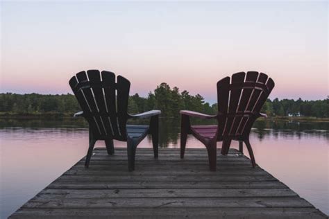 Ich eine sehr günstige matratze (bett, gäste, gästebett) ich habe jetzt zusätzlich klappbetten gekauft, dabei ist mir. Gartenstuhl Plastik - Bilder und Stockfotos - iStock