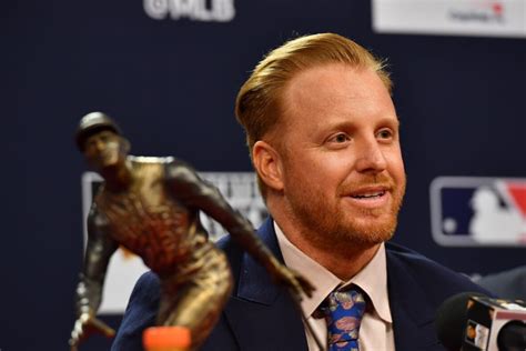 Boston Red Sox Sign World Series Champion Justin Turner