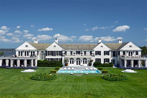 The Fashionable Life Lightness Of Being Hampton Mansion Hamptons