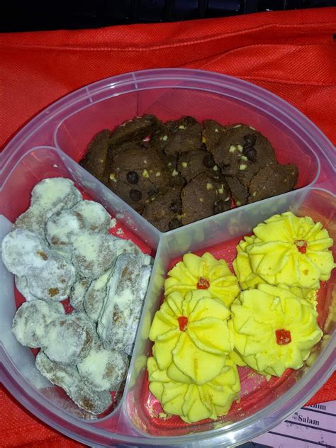 Sempat juga share resepi biskut raya seperti dijanjikan. Jalan & Makan: Resepi Biskut Dahlia yang gebu dan sedap ...