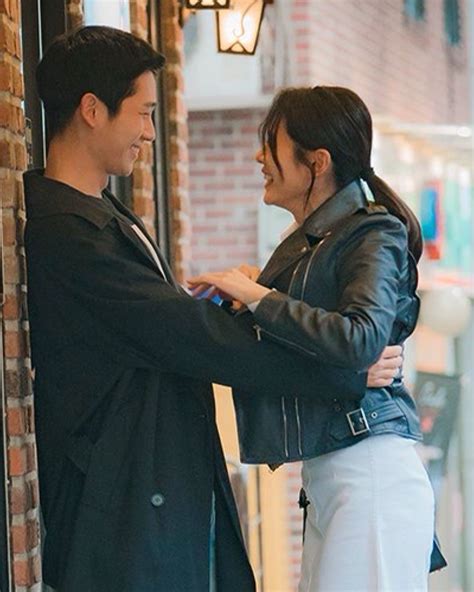 Pretty Noona Who Buys Me Food Jung Hae In Son Ye Something In The