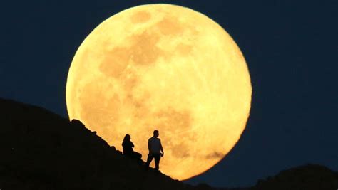 Supermoon 2021 The Largest Full Moon Of The Year Coming Monday Night