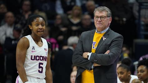 Uconns Top Five Streak Ends In Ap Womens Basketball Poll Sports Illustrated