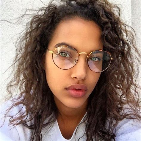 Set, sleep on it, and you'll have waves galore. How to Style Wavy-Curly Hair At Night (When It's Wet ...