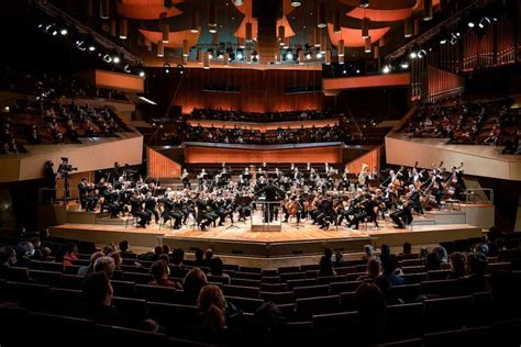 Erst Zum Corona Abstrich Berliner Philharmoniker Spielen Testkonzert